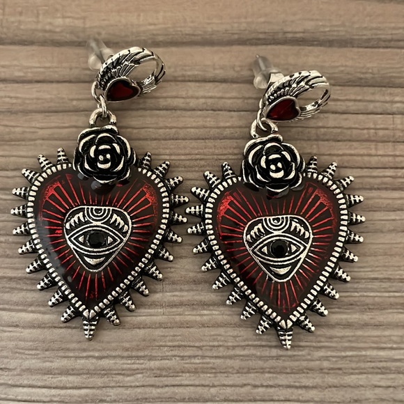 ✨New Dolls Kill Red Heart Angel Wings Dangle Earrings✨ - Picture 5 of 14